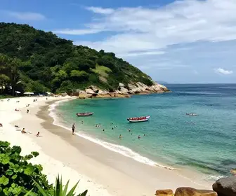 Melhores passeios em Arraial do Cabo: guia para explorar a Praia do Forno